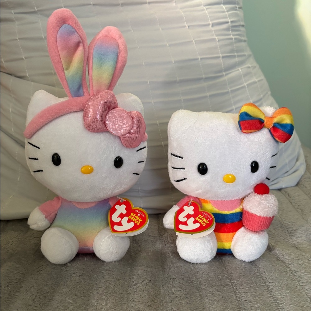 Ty Hello Kitty Plush Set - Rainbow cupcake and rainbow bunny